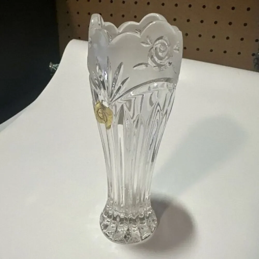 Oneida Crystal Southern Garden Flower Bud Vase - Frosted & Cut Glass‎